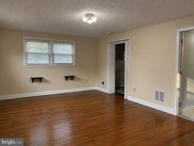 7708 EDMONSTON RD, College Park, MD 20740
