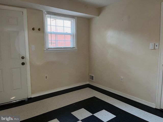7708 EDMONSTON RD, College Park, MD 20740