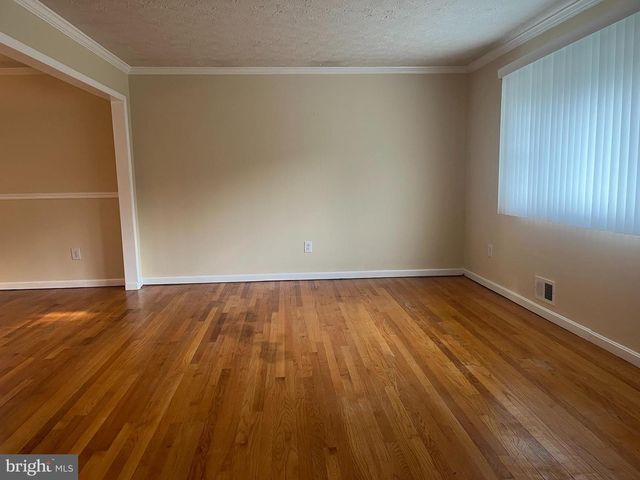 7708 EDMONSTON RD, College Park, MD 20740
