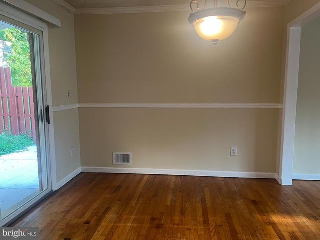 7708 EDMONSTON RD, College Park, MD 20740