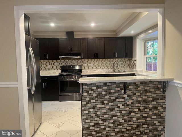 7708 EDMONSTON RD, College Park, MD 20740