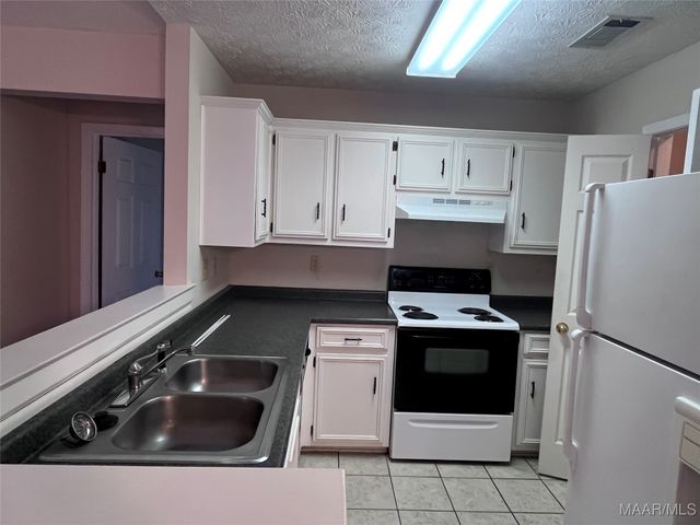 6829 BROWNWOOD Lane, Montgomery, AL 36117