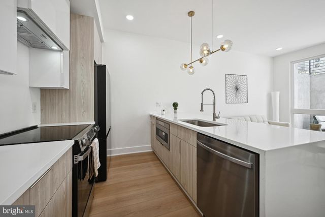 1372 BRYANT STREET # 201, Washington, DC 20018