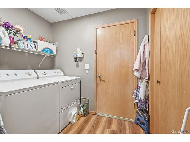 859 N 7th St, Johnstown, CO 80534