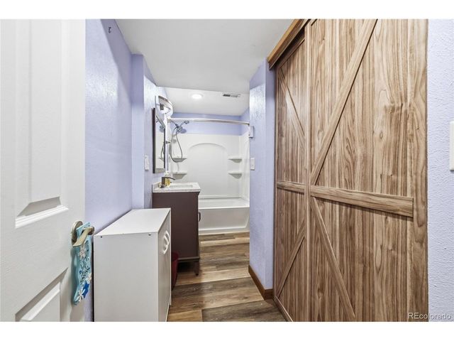 859 N 7th St, Johnstown, CO 80534