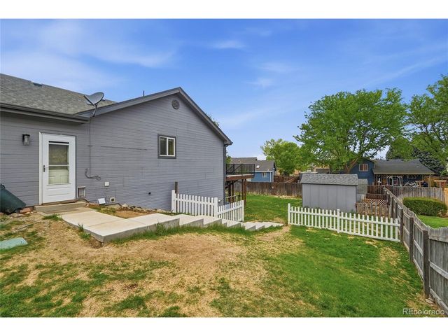 859 N 7th St, Johnstown, CO 80534