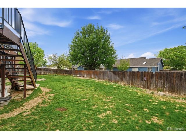 859 N 7th St, Johnstown, CO 80534