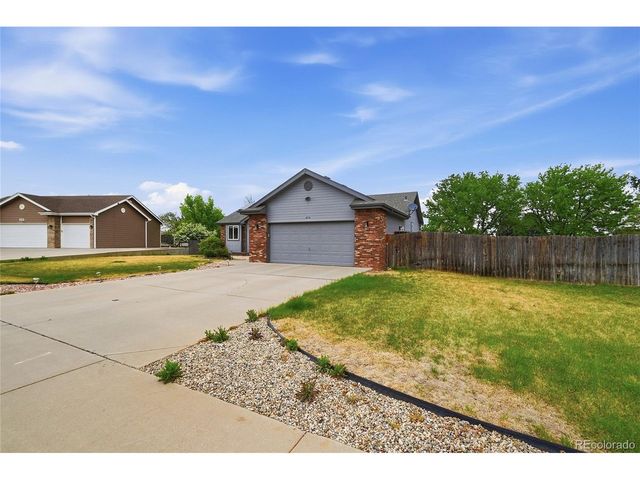 859 N 7th St, Johnstown, CO 80534