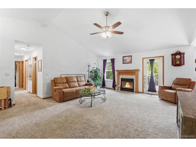 859 N 7th St, Johnstown, CO 80534