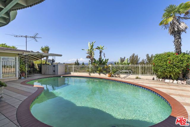 4555 Don Diego Drive, Los Angeles, CA 90008