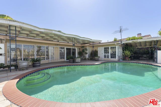 4555 Don Diego Drive, Los Angeles, CA 90008