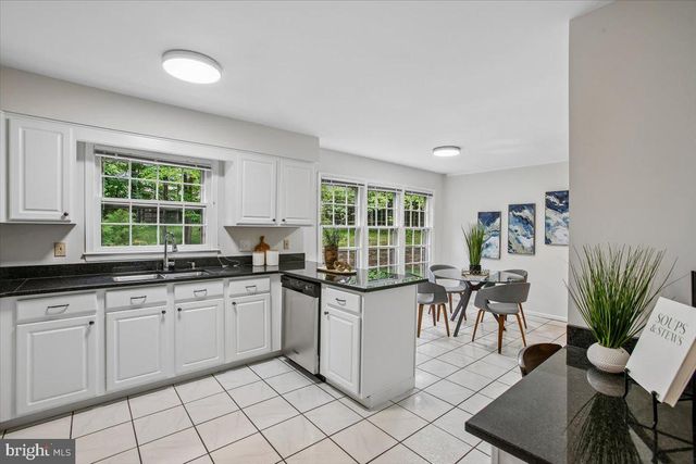 9208 FALL RIVER LN, Potomac, MD 20854