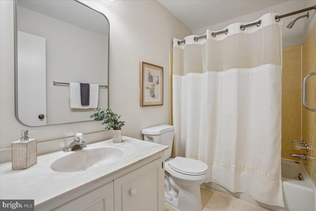 9208 FALL RIVER LN, Potomac, MD 20854