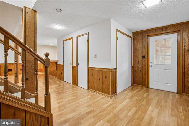 9208 FALL RIVER LN, Potomac, MD 20854