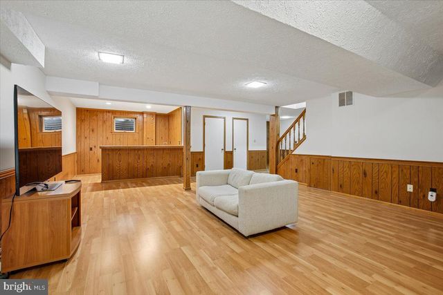 9208 FALL RIVER LN, Potomac, MD 20854