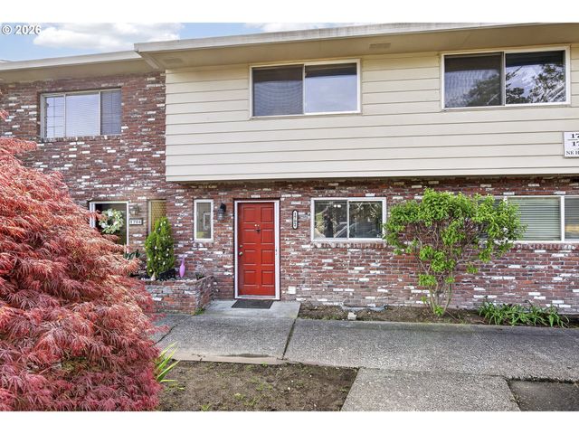 1702 Ne HOGAN Dr, Gresham, OR 97030