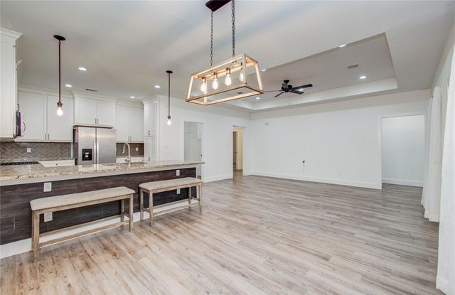 401 S Blackwell Street, La Porte, TX 77571