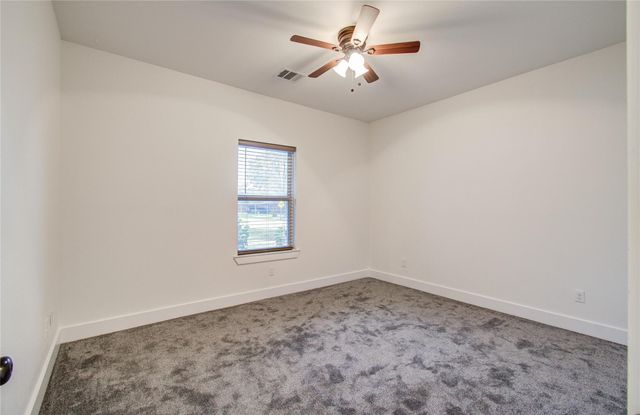 401 S Blackwell Street, La Porte, TX 77571