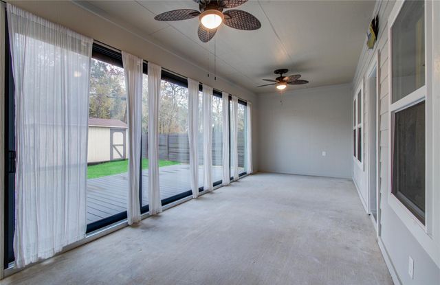 401 S Blackwell Street, La Porte, TX 77571