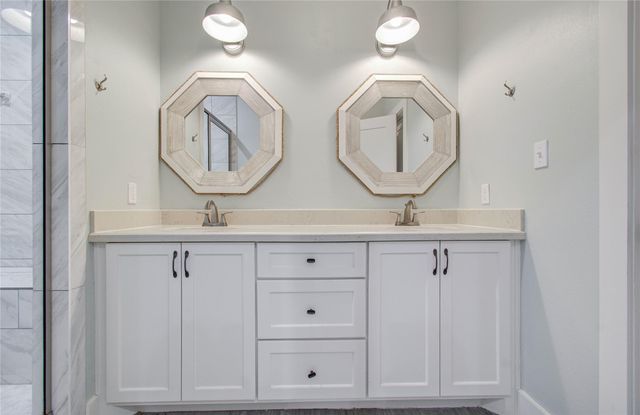 401 S Blackwell Street, La Porte, TX 77571