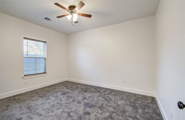 401 S Blackwell Street, La Porte, TX 77571