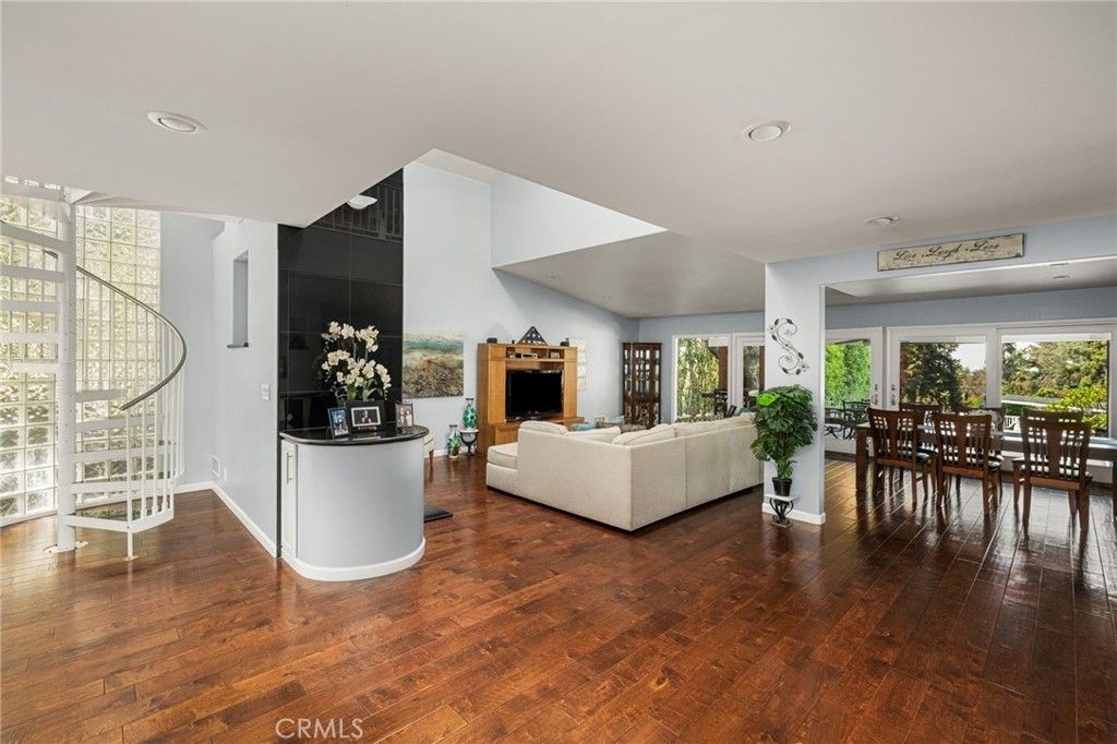 Image 11 of property listing at 8355 La Sierra, Whittier, CA 90605