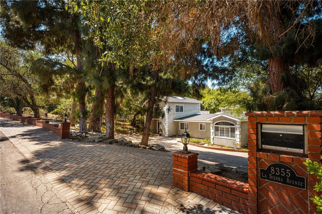 Image 6 of property listing at 8355 La Sierra, Whittier, CA 90605