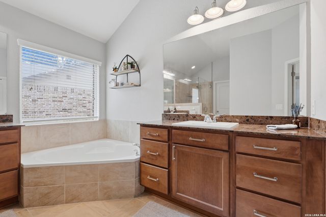 11423 Wake Robin, San Antonio, TX 78253