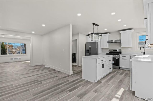 26059 Brush Street, Madison Heights, MI 48071