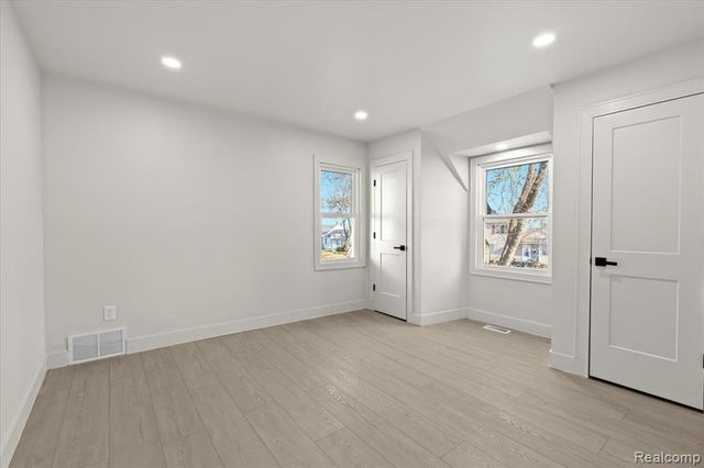 26059 Brush Street, Madison Heights, MI 48071