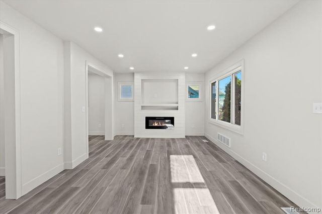 26059 Brush Street, Madison Heights, MI 48071