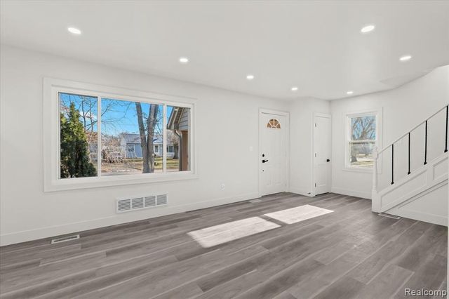 26059 Brush Street, Madison Heights, MI 48071