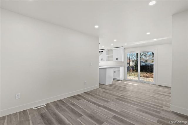 26059 Brush Street, Madison Heights, MI 48071