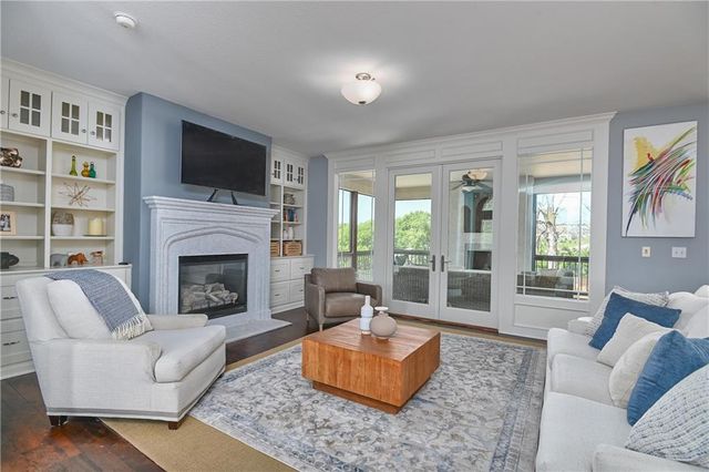 4140 N Redbud Lane, Riverside, MO 64150