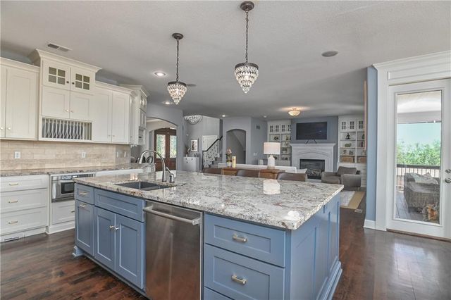 4140 N Redbud Lane, Riverside, MO 64150
