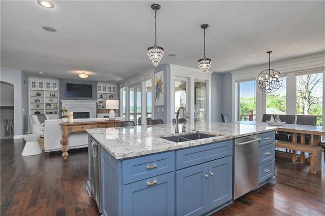 4140 N Redbud Lane, Riverside, MO 64150