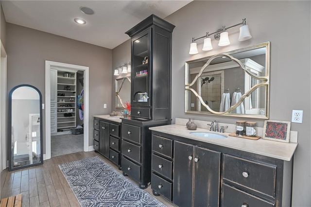 4140 N Redbud Lane, Riverside, MO 64150