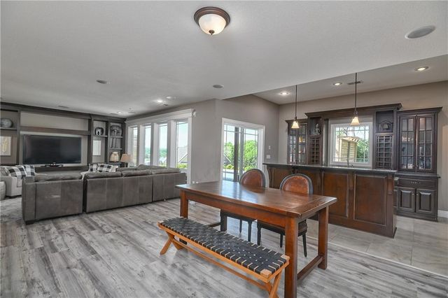 4140 N Redbud Lane, Riverside, MO 64150