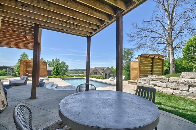 4140 N Redbud Lane, Riverside, MO 64150