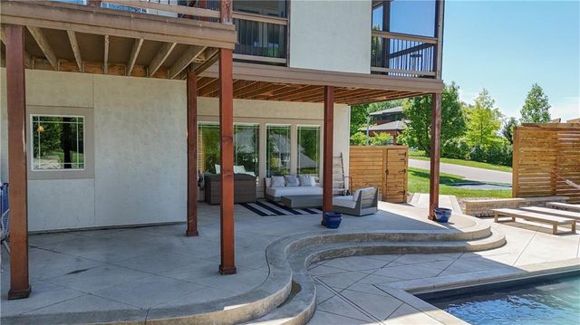 4140 N Redbud Lane, Riverside, MO 64150