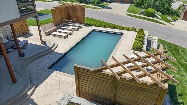 4140 N Redbud Lane, Riverside, MO 64150