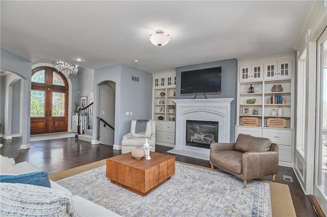4140 N Redbud Lane, Riverside, MO 64150