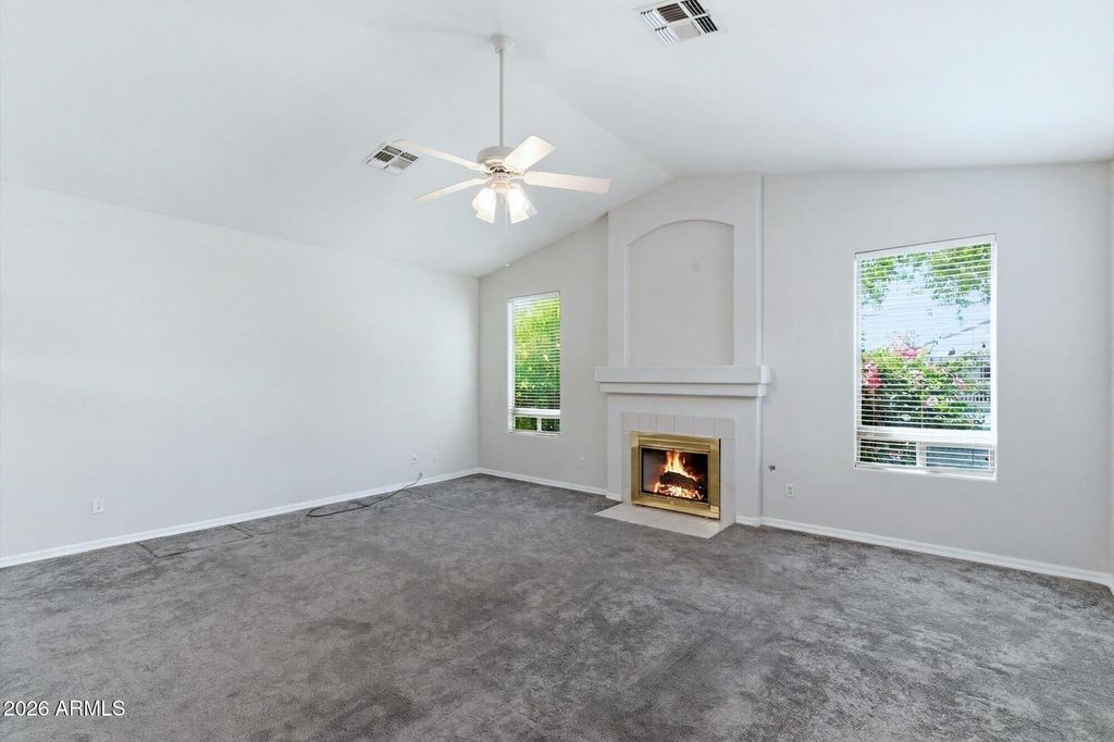 Image 14 of property listing at 7001 W LONE CACTUS Drive, Glendale, AZ 85308