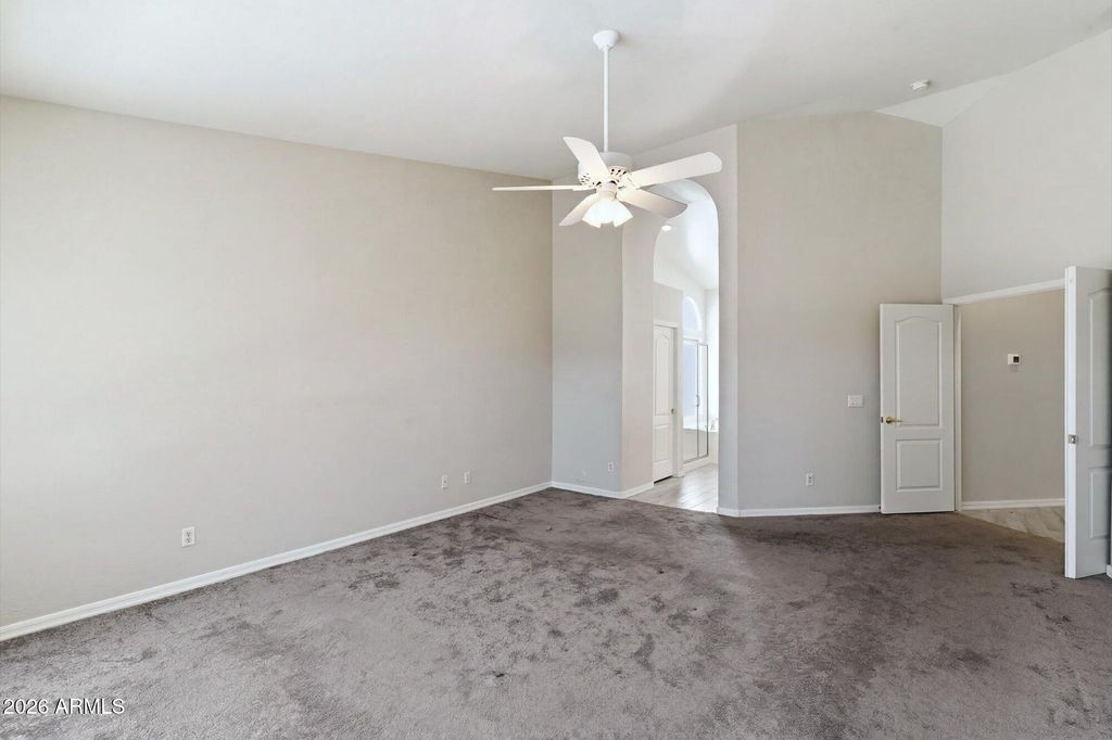 Image 20 of property listing at 7001 W LONE CACTUS Drive, Glendale, AZ 85308