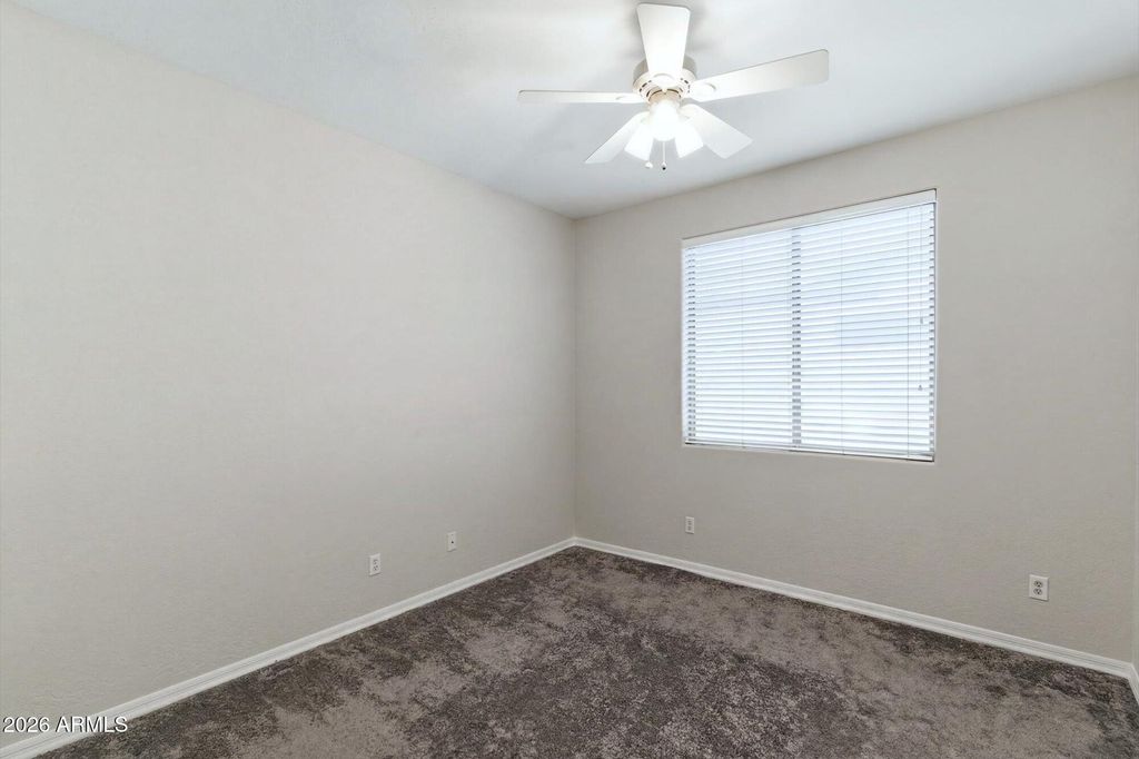 Image 21 of property listing at 7001 W LONE CACTUS Drive, Glendale, AZ 85308