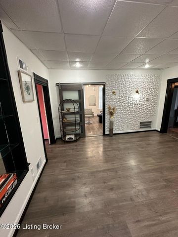 10311 Watterson Trail, Louisville, KY 40299