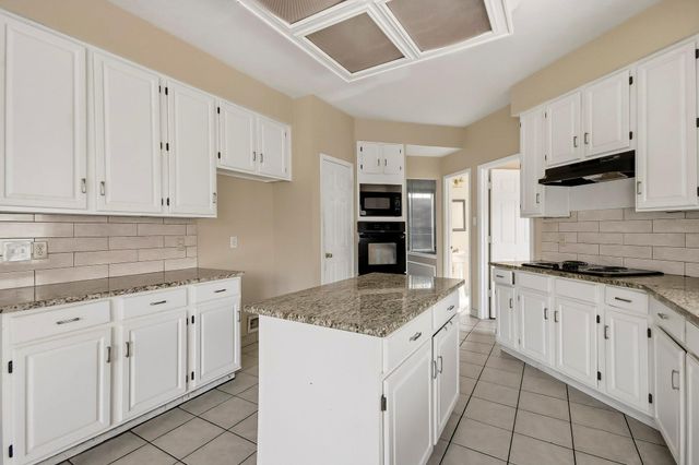 4251 Meadowchase Lane, Houston, TX 77014