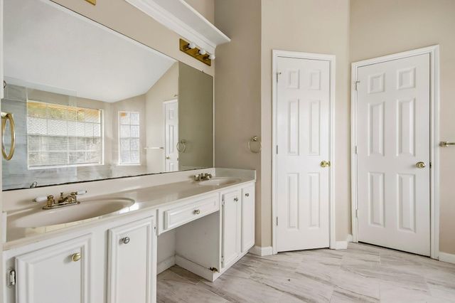 4251 Meadowchase Lane, Houston, TX 77014