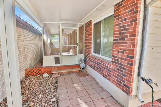 5851 Spring Crossing, San Antonio, TX 78247