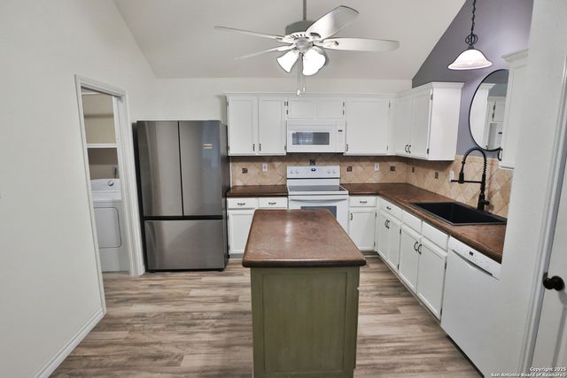 5851 Spring Crossing, San Antonio, TX 78247